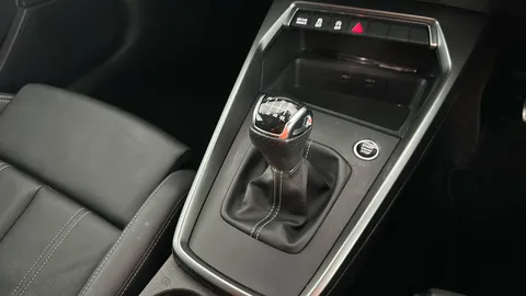 AUDI A3 30 TFSI S Line