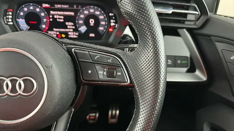 AUDI A3 30 TFSI S Line