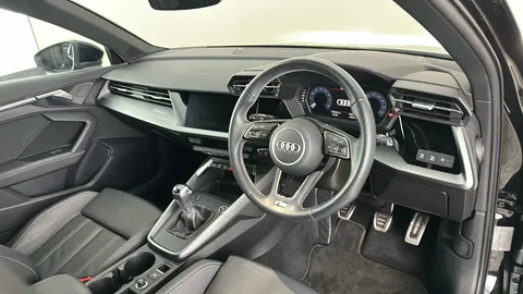 AUDI A3 30 TFSI S Line