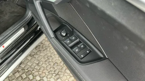 AUDI A3 30 TFSI S Line