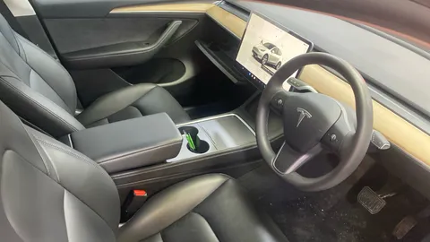 TESLA MODEL Y Long Range AWD Auto