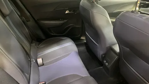 PEUGEOT 2008 1.2 PureTech 130 Allure Premium