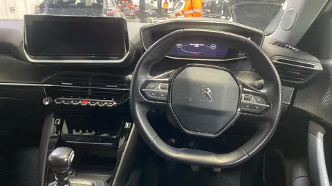 PEUGEOT 2008 1.2 PureTech 130 Allure Premium