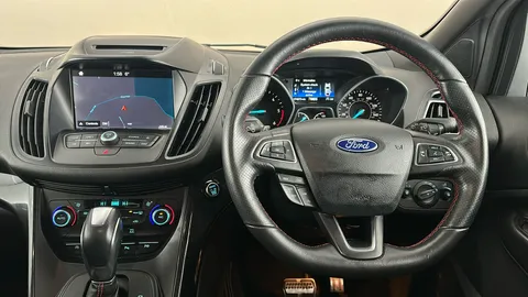 FORD KUGA 2.0 TDCi 180 ST-Line Auto