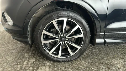 FORD KUGA 2.0 TDCi 180 ST-Line Auto