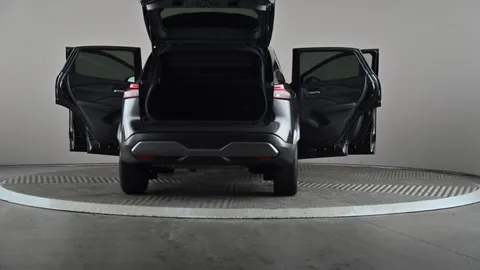 NISSAN QASHQAI 1.3 DiG-T MH 158 N-Connecta Xtronic