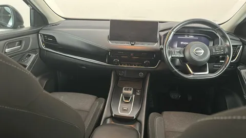 NISSAN QASHQAI 1.3 DiG-T MH 158 N-Connecta Xtronic