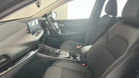 NISSAN QASHQAI 1.3 DiG-T MH 158 N-Connecta Xtronic