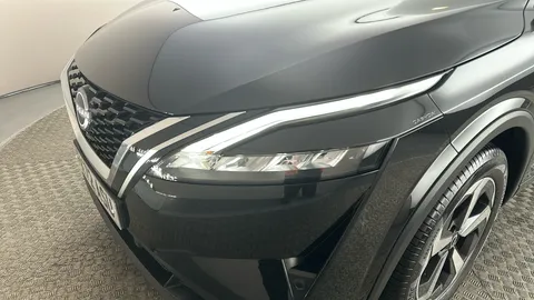 NISSAN QASHQAI 1.3 DiG-T MH 158 N-Connecta Xtronic