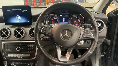 MERCEDES-BENZ GLA GLA 180 Urban Edition Auto