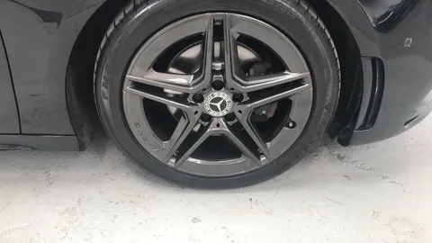 MERCEDES-BENZ A CLASS A180 AMG Line Executive Auto