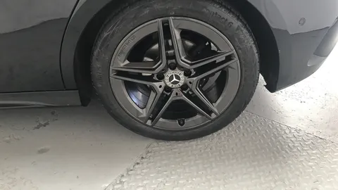 MERCEDES-BENZ A CLASS A180 AMG Line Executive Auto