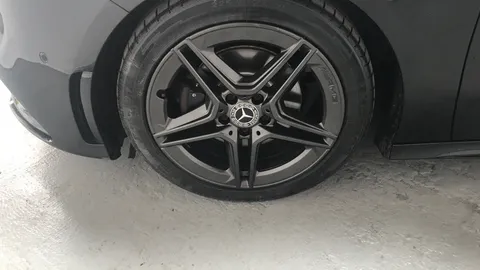 MERCEDES-BENZ A CLASS A180 AMG Line Executive Auto