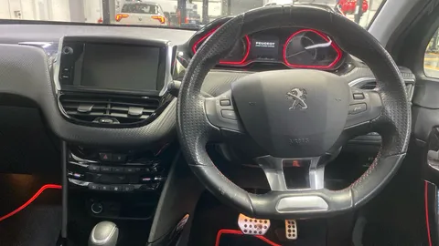 PEUGEOT 2008 1.2 PureTech 110 GT Line EAT6