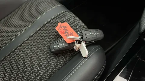 PEUGEOT 208 1.2 PureTech 100 GT EAT8