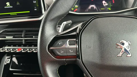 PEUGEOT 208 1.2 PureTech 100 GT EAT8