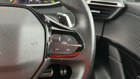 PEUGEOT 208 1.2 PureTech 100 GT EAT8