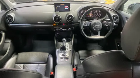 AUDI A3 40 e-tron S Tronic