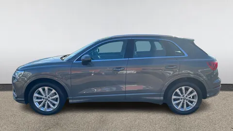 AUDI Q3 35 TFSI Sport