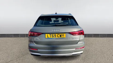 AUDI Q3 35 TFSI Sport