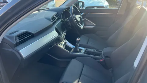 AUDI Q3 35 TFSI Sport