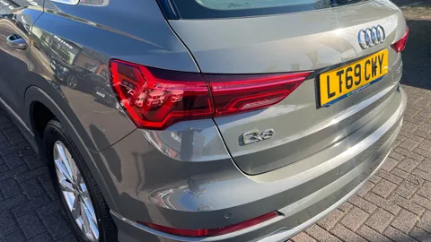 AUDI Q3 35 TFSI Sport