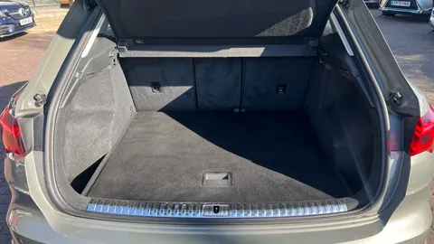 AUDI Q3 35 TFSI Sport