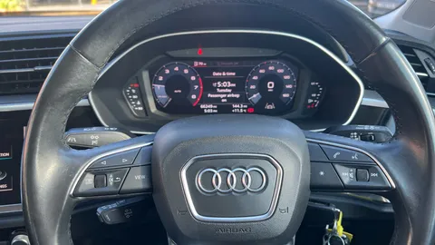 AUDI Q3 35 TFSI Sport