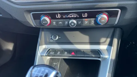 AUDI Q3 35 TFSI Sport