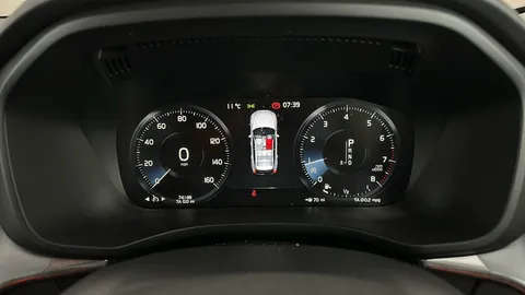 VOLVO XC60 2.0 T5 [250] Momentum Geartronic