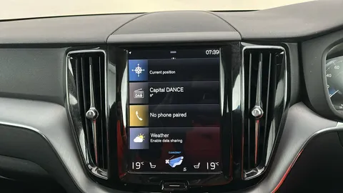 VOLVO XC60 2.0 T5 [250] Momentum Geartronic