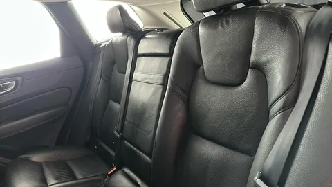 VOLVO XC60 2.0 T5 [250] Momentum Geartronic