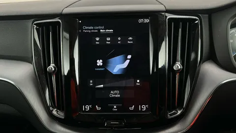 VOLVO XC60 2.0 T5 [250] Momentum Geartronic