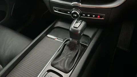 VOLVO XC60 2.0 T5 [250] Momentum Geartronic