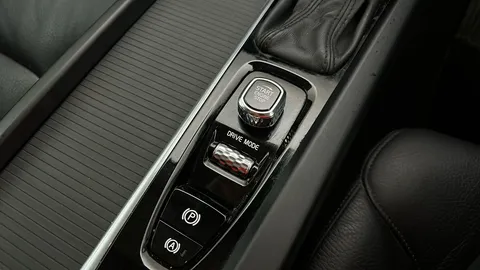 VOLVO XC60 2.0 T5 [250] Momentum Geartronic