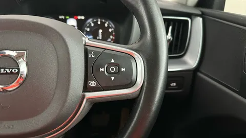 VOLVO XC60 2.0 T5 [250] Momentum Geartronic