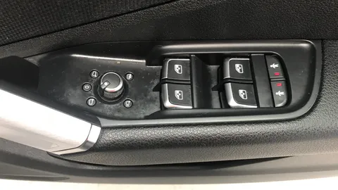 AUDI Q2 35 TFSI S Line