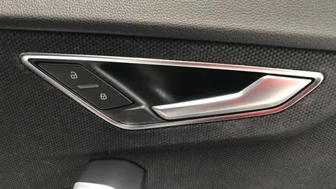 AUDI Q2 35 TFSI S Line