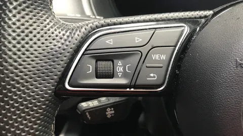 AUDI Q2 35 TFSI S Line