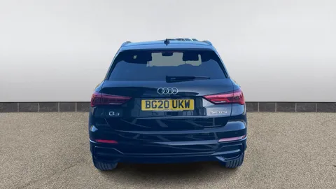 AUDI Q3 35 TFSI S Line