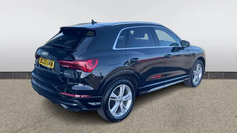 AUDI Q3 35 TFSI S Line