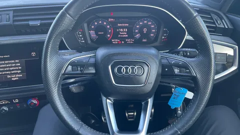 AUDI Q3 35 TFSI S Line