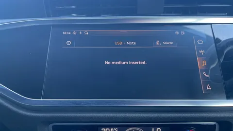 AUDI Q3 35 TFSI S Line