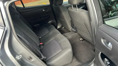 NISSAN LEAF 110kW N-Connecta 39kWh Auto