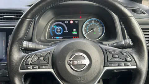NISSAN LEAF 110kW N-Connecta 39kWh Auto