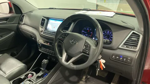 HYUNDAI TUCSON 1.7 CRDi Blue Drive Premium 2WD DCT
