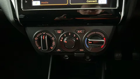 SUZUKI SWIFT 1.2 Dualjet 83 12V Hybrid SZ-L