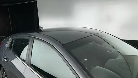 HYUNDAI IONIQ 1.6 GDi Hybrid Premium SE DCT