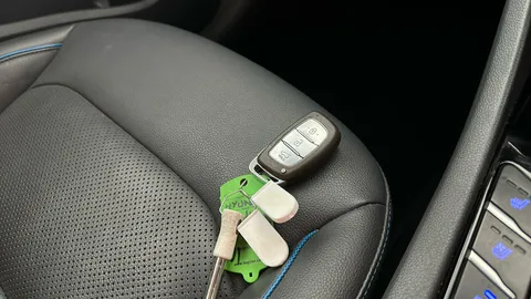 HYUNDAI IONIQ 1.6 GDi Hybrid Premium SE DCT