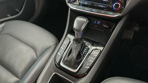 HYUNDAI IONIQ 1.6 GDi Hybrid Premium SE DCT
